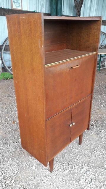 Secretaire vintage parfait état disponible aux enchères