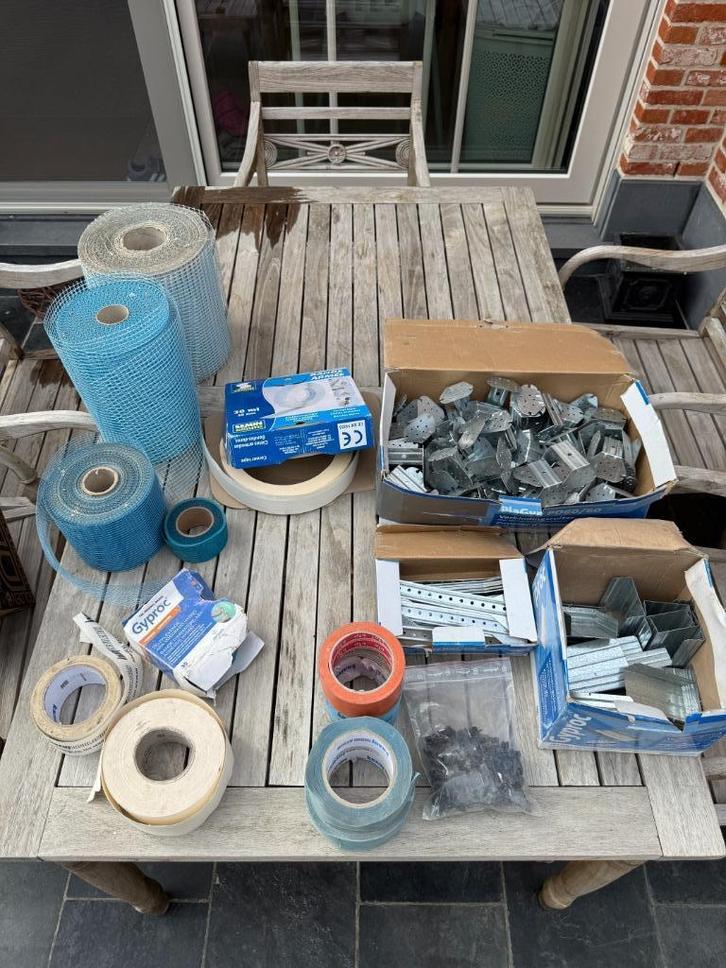 Partij Gyproc materialen - Beugels, tapes, wapeningsnetten.., Doe-het-zelf en Bouw, Plinten en Afwerking, Zo goed als nieuw, Overige typen
