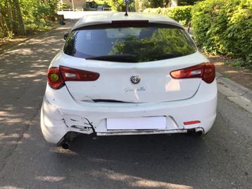 Alfa Romeo Giulietta Accidenté gsm0465572733, Enlèvement ou Envoi, Boîte manuelle, Blanc, Berline
