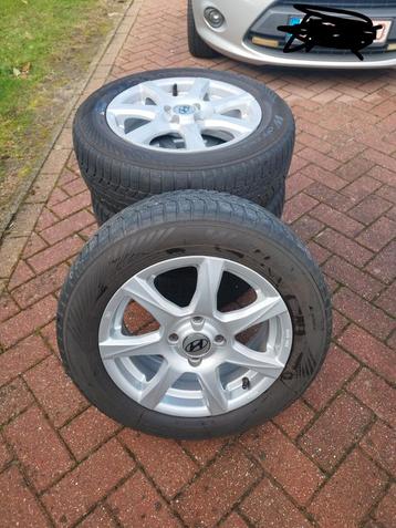 Winterbanden 185/65/R15 originele Hyundai i20/i10/+sensoren beschikbaar voor biedingen
