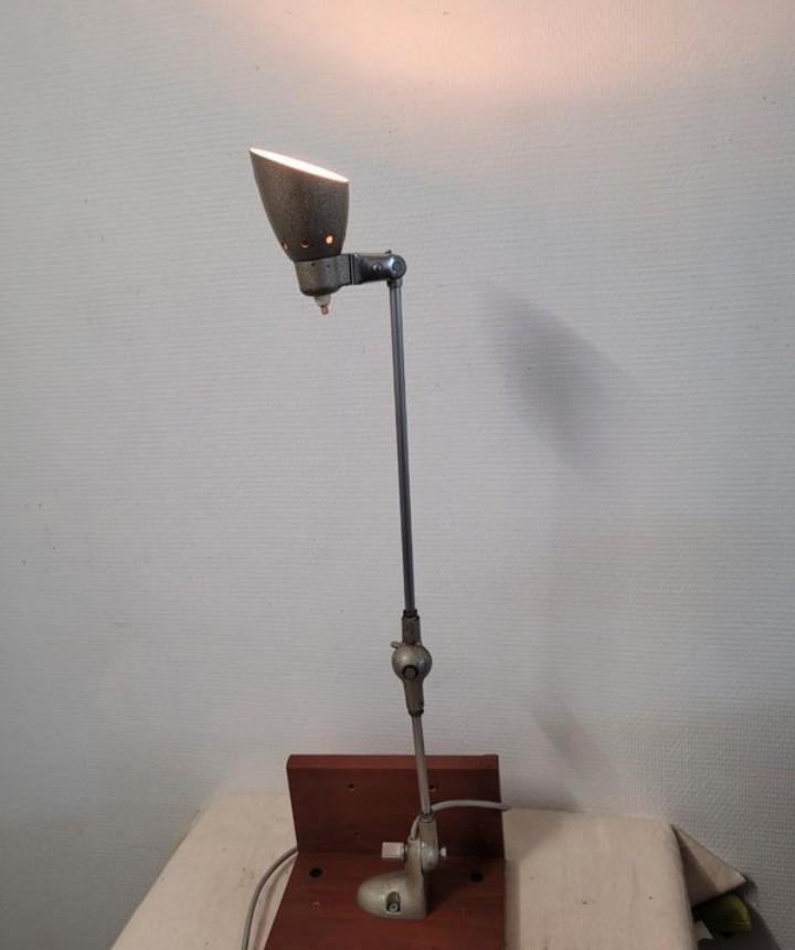 PFAFF vintage industriële lamp — gearticuleerd, in metaal, Huis en Inrichting, Lampen | Tafellampen, Gebruikt, Hout, Metaal, Ophalen