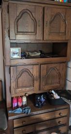 Gratis houten kasten, eettafel met 6 stoelen + 2 nachtkastje, Antiek en Kunst, Ophalen