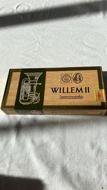 WILLEM II sigarendoos met 19 nieuwe sigaren