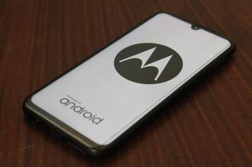 motorola moto g8 plus 64gb alles werkt beschikbaar voor biedingen