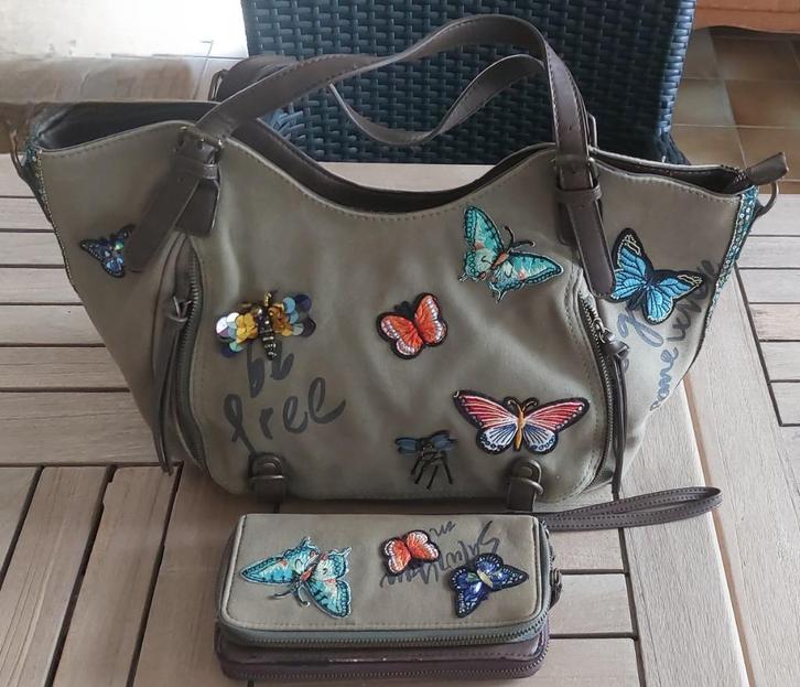Desigual - Hand/schoudertassen, Handtassen en Accessoires, Tassen | Damestassen, Zo goed als nieuw, Overige typen, Overige kleuren