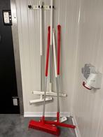 Set borstels en trekkers ( wit + rood), Huis en Inrichting, Schoonmaakartikelen, Ophalen, Bezem of Borstel