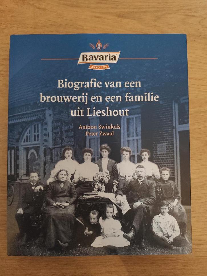 Biografie van een brouwerij en een familie uit Lieshout, Collections, Marques de bière, Neuf, Autres types, Bavaria, Enlèvement ou Envoi