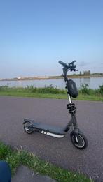 Ninebot g2  38 km /h FULL OPTION kijk beschrijving, Fietsen en Brommers, Ophalen, Zo goed als nieuw, Elektrische step (E-scooter)