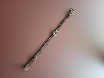 Halsband hond beschikbaar voor biedingen