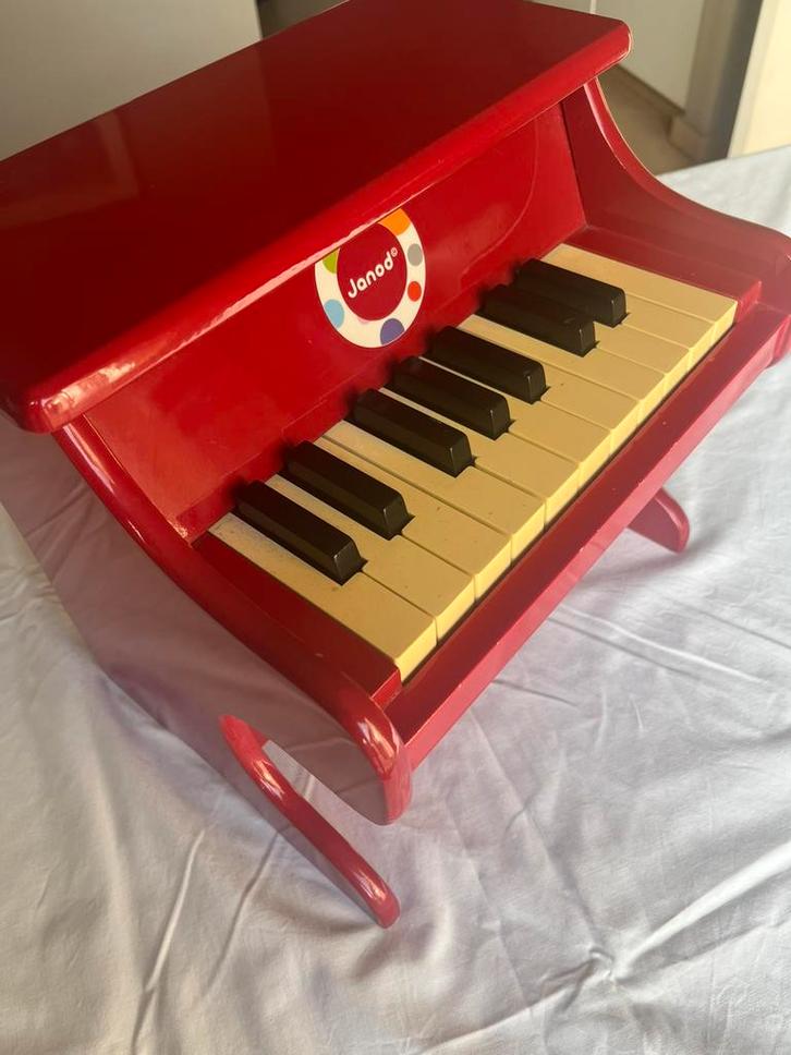 Janod Confetti - Houten Piano - Rood - Kids, Muziek en Instrumenten, Piano's, Zo goed als nieuw, Piano, Overige kleuren, Ophalen