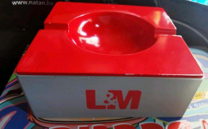 Cendrier design L&M années 80, Collections, Articles de fumeurs, Briquets & Boîtes d'allumettes, Comme neuf, Cendrier, Enlèvement ou Envoi