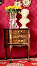 Nachtkastje ladekastje wortelnotenhout, Antiek en Kunst, Ophalen