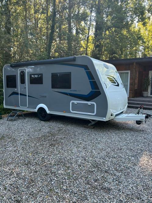Prachtige caravan 4 pers., Caravans en Kamperen, Caravans, Particulier, tot en met 4, Airco, Douche, Koelkast, Lichtmetalen velgen
