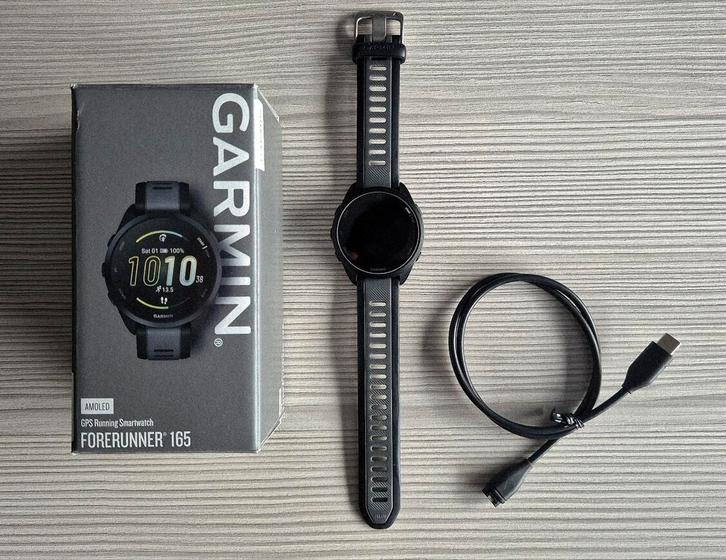 Garmin forerunner 165, Bijoux, Sacs & Beauté, Montres de sport, Comme neuf, Android, Noir, Distance, Bandage calorique, État, Battement de coeur