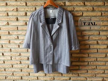 (7) - ensemble veste et jupe femme t.2XL grise beschikbaar voor biedingen