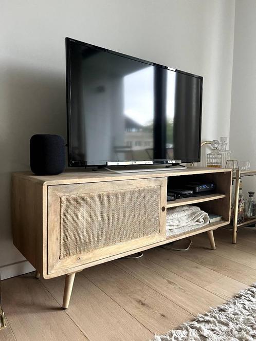 Meuble TV manguier vintage (bois et rotin), Maison & Meubles, Armoires | Mobilier de télévision, Comme neuf, Moins de 100 cm, 100 à 150 cm