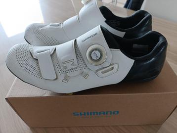 Fietsschoenen Shimano RC502 wit beschikbaar voor biedingen