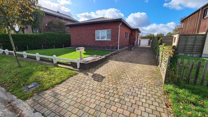 Ruime bungalow met zonnige tuin en veel potentiëel in Gent, Immo, Huizen en Appartementen te koop, Gent, 500 tot 1000 m², Benedenwoning