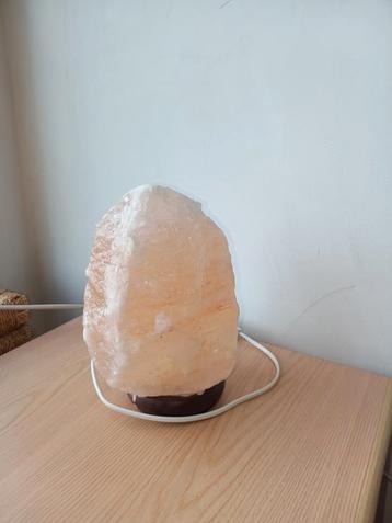 Himalaya zoutlamp beschikbaar voor biedingen