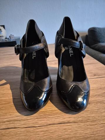 Schoenen chanel beschikbaar voor biedingen