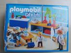 Playmobil 9456	City Life Scheikundelokaal, Ophalen