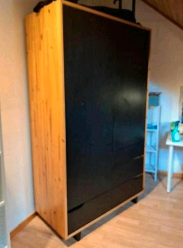  Ikea massief grenenhouten garderobekast in goede staat beschikbaar voor biedingen