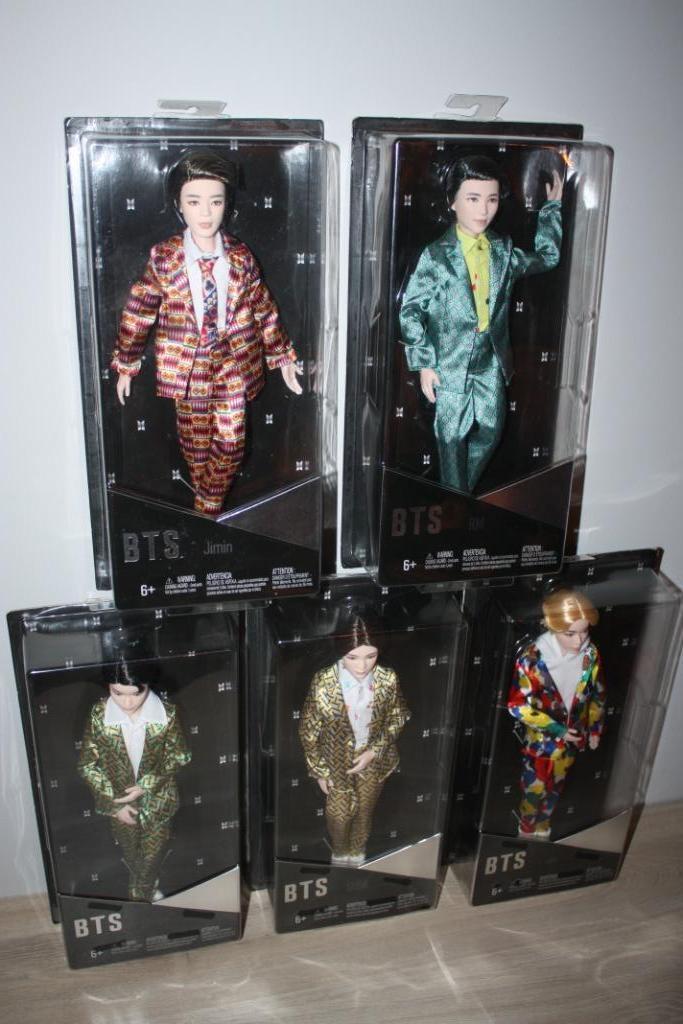 5 verschillende BTS verzamel poppen , nieuw in verpakking, Verzamelen, Muziek, Artiesten en Beroemdheden, Zo goed als nieuw, Pop, Beeldje of Miniatuur
