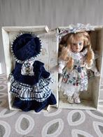 Oude pop met extra kleed, Antiek en Kunst, Ophalen