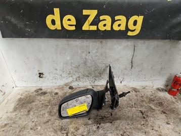 Buitenspiegel links van een Ford Focus beschikbaar voor biedingen