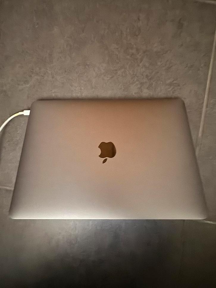 Apple MacBook Air (2020), Computers en Software, Windows Laptops, Gebruikt, 13 inch, SSD, Minder dan 2 Ghz, 8 GB, Qwerty, Ophalen
