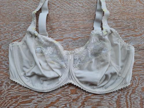 Mooie BH PRIMA DONNA - Eur100E, Vêtements | Femmes, Sous-vêtements & Lingerie, Soutien-gorge, Beige, Enlèvement ou Envoi