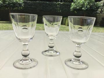 Set van 3 19de eeuwse Likeurglazen. Set/3€ beschikbaar voor biedingen