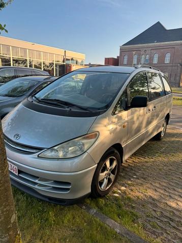 Toyota Pirius 1.4D 2002 schade motor !! Airco 6 Zitplaats beschikbaar voor biedingen
