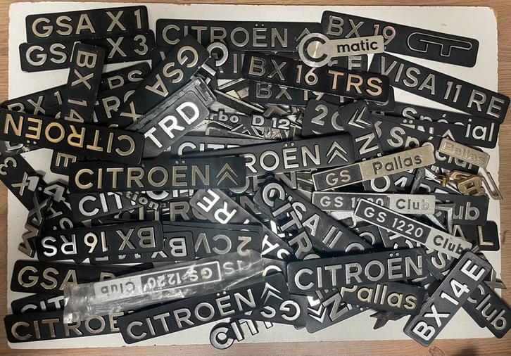 Citroën emblemen. Metaal en kunststof allerlei modellen, Auto-onderdelen, Klein materiaal, Citroën, Gebruikt, Ophalen of Verzenden