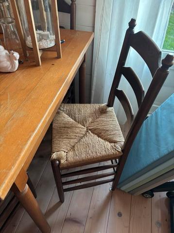 4 stoelen beschikbaar voor biedingen
