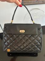 Givenchy vintage handtas quilted zwart leer, Handtassen en Accessoires, Tassen | Damestassen, Ophalen of Verzenden, Zo goed als nieuw