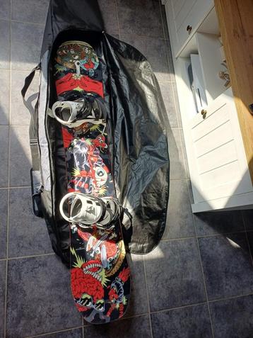 Snowboard+boots en helm beschikbaar voor biedingen