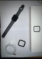 Apple watch series 4 44cm met nike band, Handtassen en Accessoires, Smartwatches, Gebruikt, Hartslag, Apple, IOS