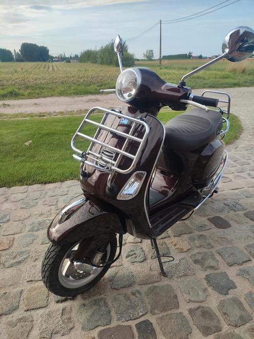 Vespa lx50  klasse b, Fietsen en Brommers, Scooters | Vespa, Zo goed als nieuw, Vespa LX, Klasse B (45 km/u), Benzine, Ophalen