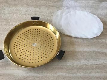 Nieuw vergiet met uitlekpapier - diam.23cm (nr2007) beschikbaar voor biedingen