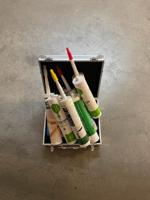 Lot silicone en lijm, Doe-het-zelf en Bouw, Isolatie en Afdichting, Zo goed als nieuw, Ophalen of Verzenden