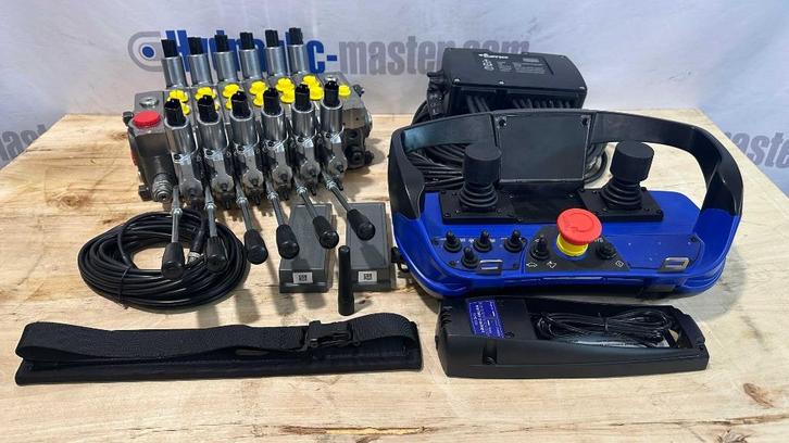 Postcompenserende Walvoil DPX 100 6 functies + Scanreco RC 4, Auto-onderdelen, Vrachtwagen-onderdelen, Overige merken, Overige Auto-onderdelen