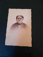 oude foto dame ca 1920, Verzamelen, Foto's en Prenten, Foto, Ophalen of Verzenden, Zo goed als nieuw, Voor 1940
