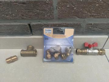Connector en klep, nieuw  beschikbaar voor biedingen
