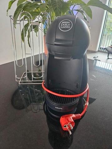 Dolce gusto koffiemachine + cupshouder beschikbaar voor biedingen