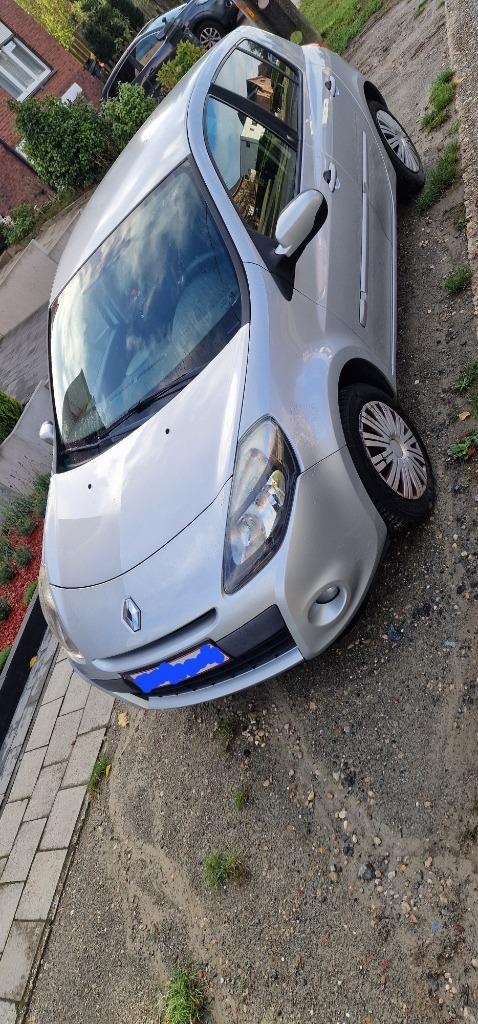 Renault Clio 1.5 diesel euro5 GEKEURD voor verkoop, Auto's, Renault, Particulier, ABS, Airbags, Airconditioning, Android Auto