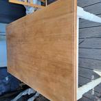 Houten tafel met 4 stoelen met uitneembare riet zitting., Tuin en Terras, Ophalen, Zo goed als nieuw