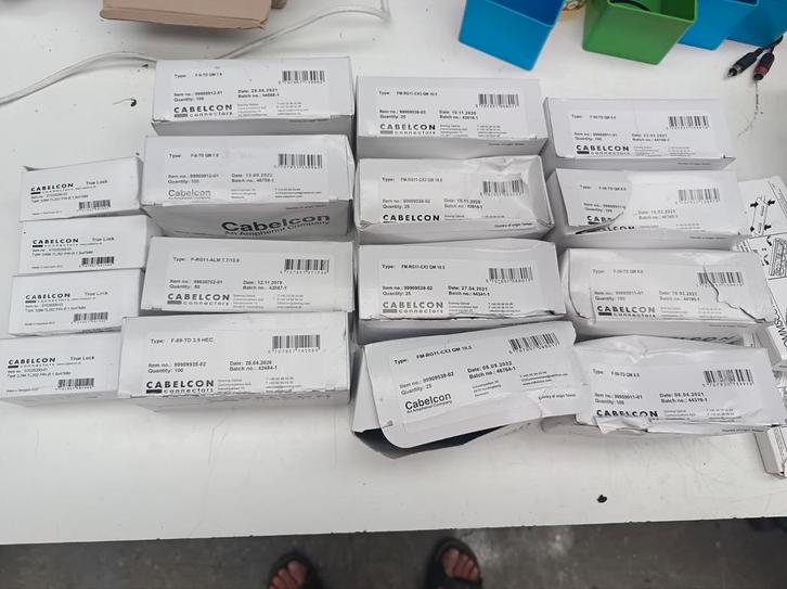 Grand terrain - Cabelçon, Commscope, Bricolage & Construction, Électricité & Câbles, Neuf, Enlèvement