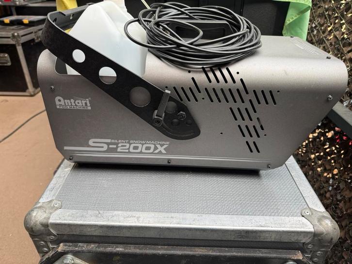 Sneeuwmachin s200x nieuw, Muziek en Instrumenten, Licht en Laser, Zo goed als nieuw, Rookmachine, Ophalen