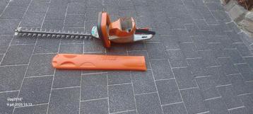 Stihl HSA 56  Heggenschaar werkt op batterij.   beschikbaar voor biedingen